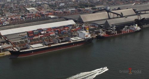 Demora em serviço de abastecimento atrasa partida de navios no Porto
